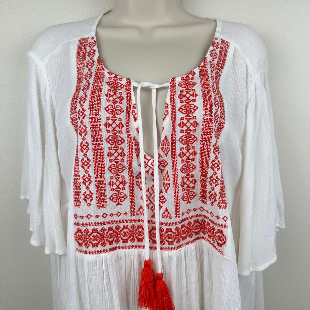NEW Torrid Blouse Top Embroidered Peasant Tassles Flutter Sleeve White 3X Boho - Picture 4 of 11
